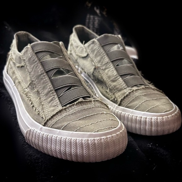 BLOWFISH MAURA Khaki Sneakers. Size 7.5 - Picture 5 of 14